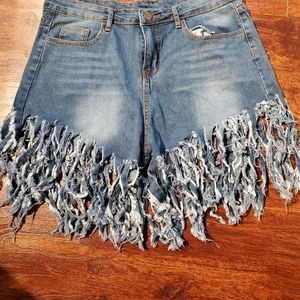 NWOT Women Jean fringe shorts 3x